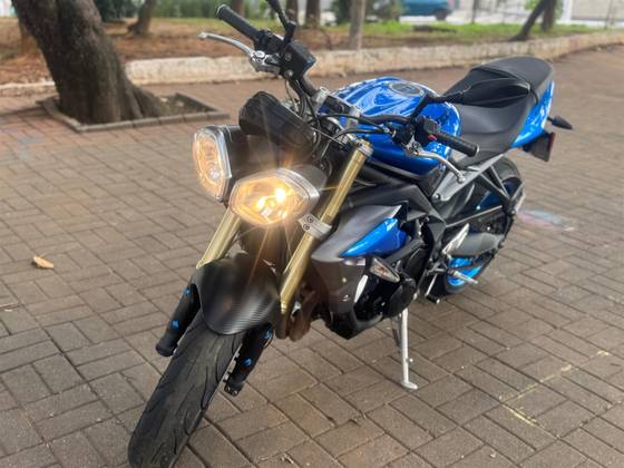 TRIUMPH STREET TRIPLE 675 ABS 